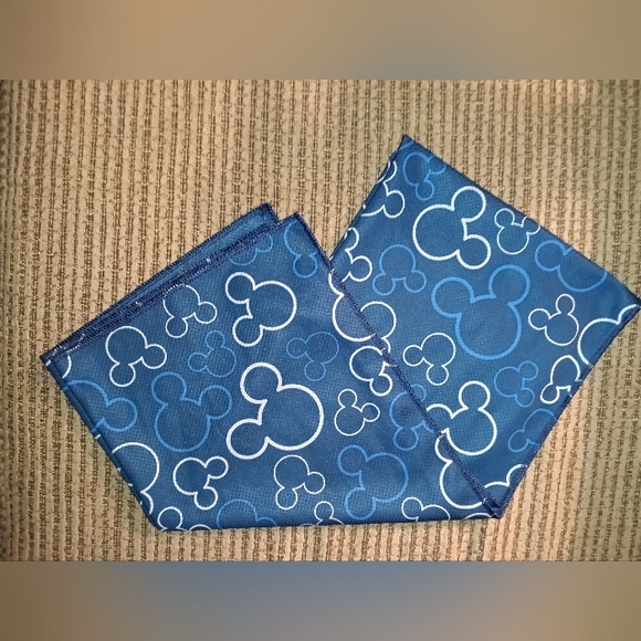 🆕Disney Parks Cooling Towel - Mickey Mouse Icon - Blue NWOT - Picture 3 of 10